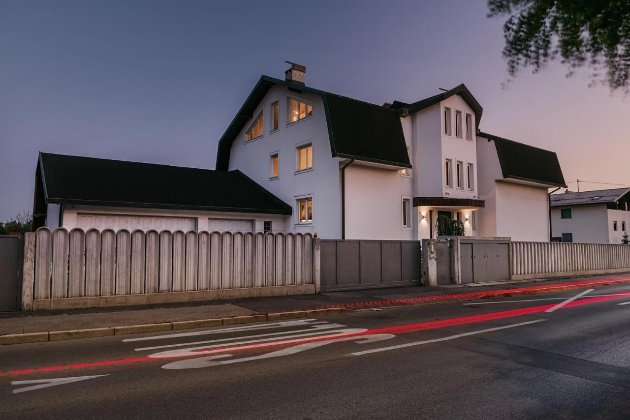 Eagle'S Nest Ljubljana Hotell Exteriör bild